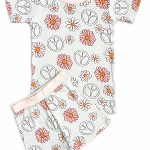 Bamboo Girls' Daisy & Peace Sign Pajama Set - Pink Accents